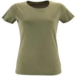 This pull on shirt features a soft V-neckline with long sleeves and a round hemline
