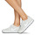 Chaussures Femme Baskets basses Nike VENTURE RUNNER Beige / Blanc
