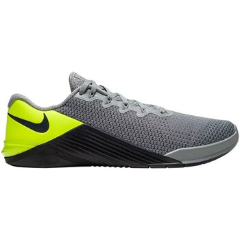 Chaussures Homme Fitness / Training shox Nike  Gris