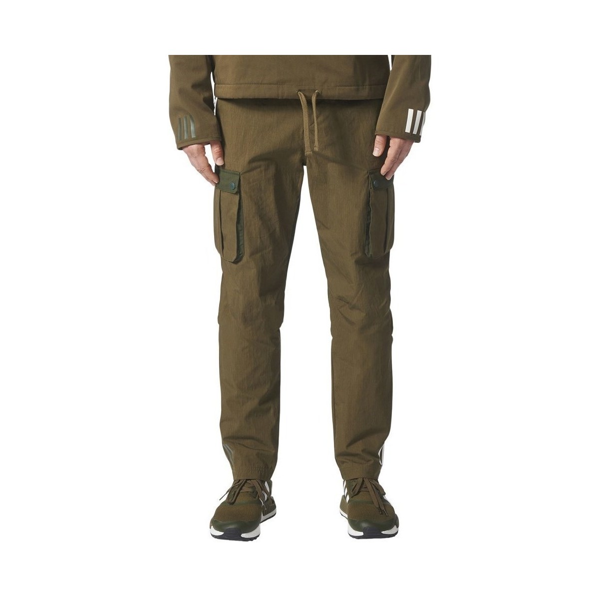 Vêtements Homme Pantalons adidas Originals Mountaineering 6 Pocket Vert