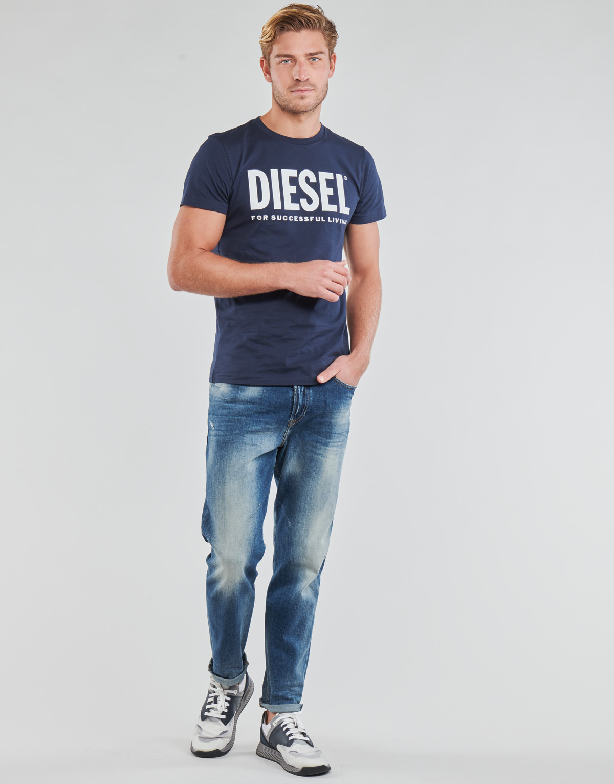 Vêtements Homme enduit Jeans droit Diesel D-FINNING Bleu Médium