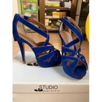 Femme Chaussures Chaussures à talons Talons hauts et talons aiguilles Sandales André en coloris Bleu 