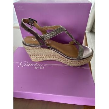 Chaussures Femme Sandales et Nu-pieds Gardenia Sandales compensées Argenté