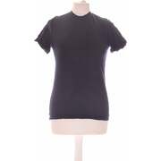 T-shirt with V-neck and short sleeves