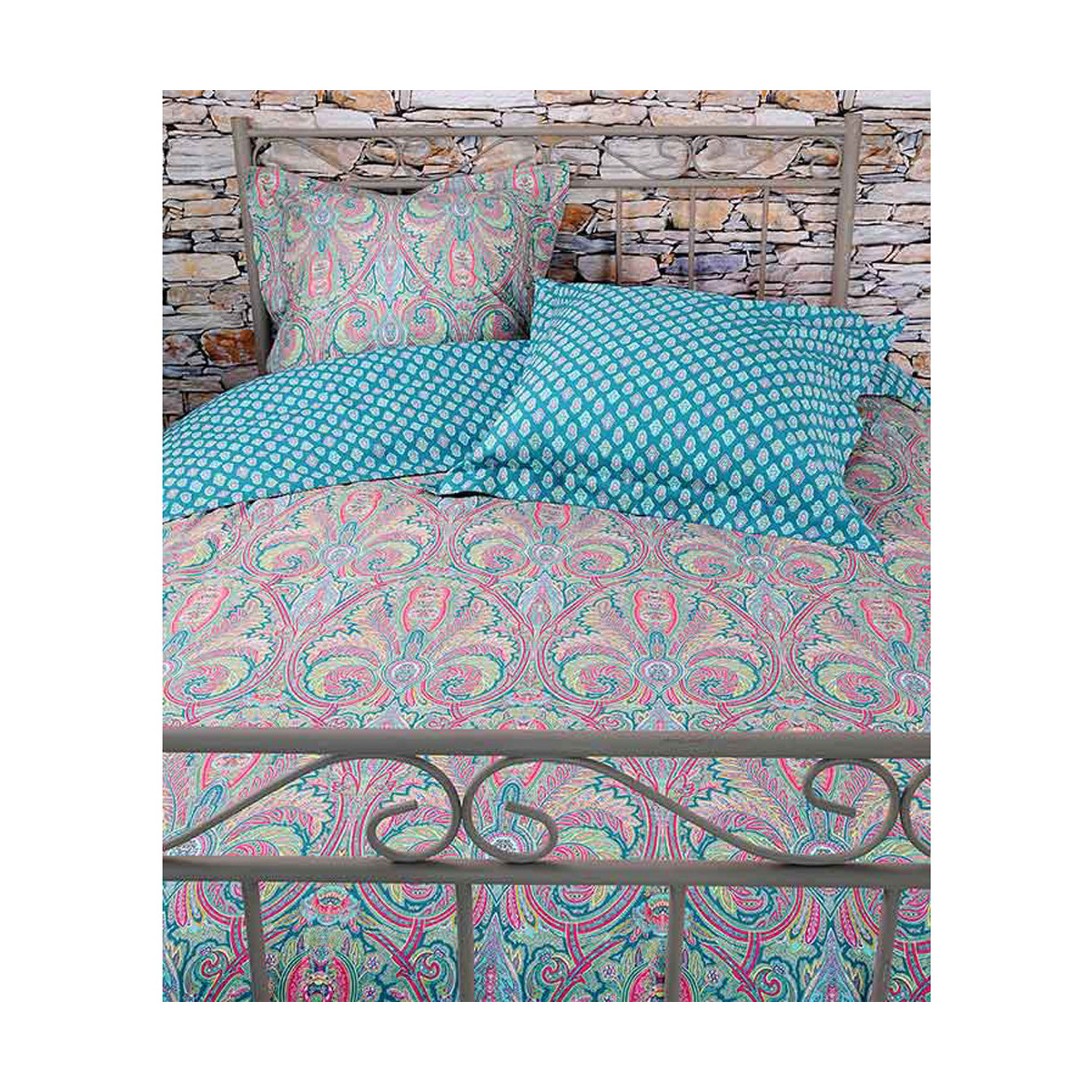 Maison & Déco Parures de lit L'ensoleillade Parure de lit Émeraude Cachemire 260 x 240 cm Multicolore