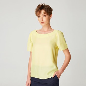 Vêtements Femme T-shirts manches courtes Calvin Klein Jea Caïmite Jaune clair