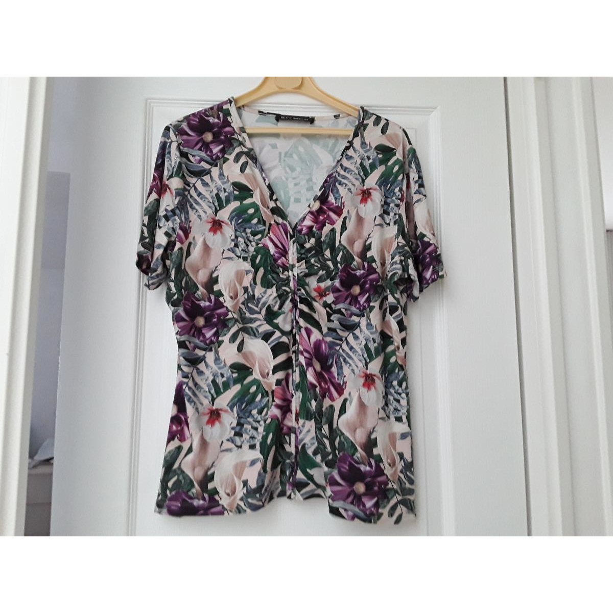 Vêtements Femme T-shirts manches courtes Betty Barclay tee CHARLES shirt fleuri Multicolore