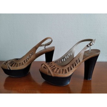 Chaussures Femme Sandales et Nu-pieds Fabi Sandales tout cuir talon 10 cm Marron