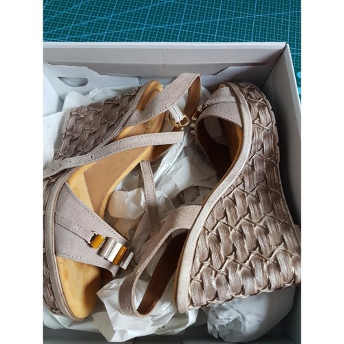Autre Marque Sandales compensées Beige - Chaussures Sandale Femme 30,00 €