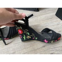 Chaussures Femme Sandales et Nu-pieds Sans marque Sandales compensées Fleurs Noir
