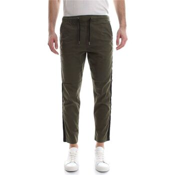 Vêtements Homme Pantalons Jack & Jones 12133073 VEGA CROP-OLIVE NIGHT Vert