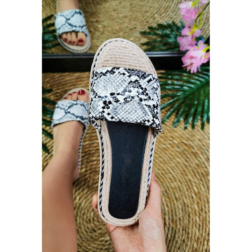 Chaussures Femme Sandales et Nu-pieds Jeunes Et Jolies Nu-pieds Zoya Argenté