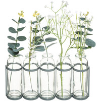 Horloge Silencieuse Lizy Plantes artificielles Atmosphera Composition Florale dans 5 Soliflores en verre et métal Blanc