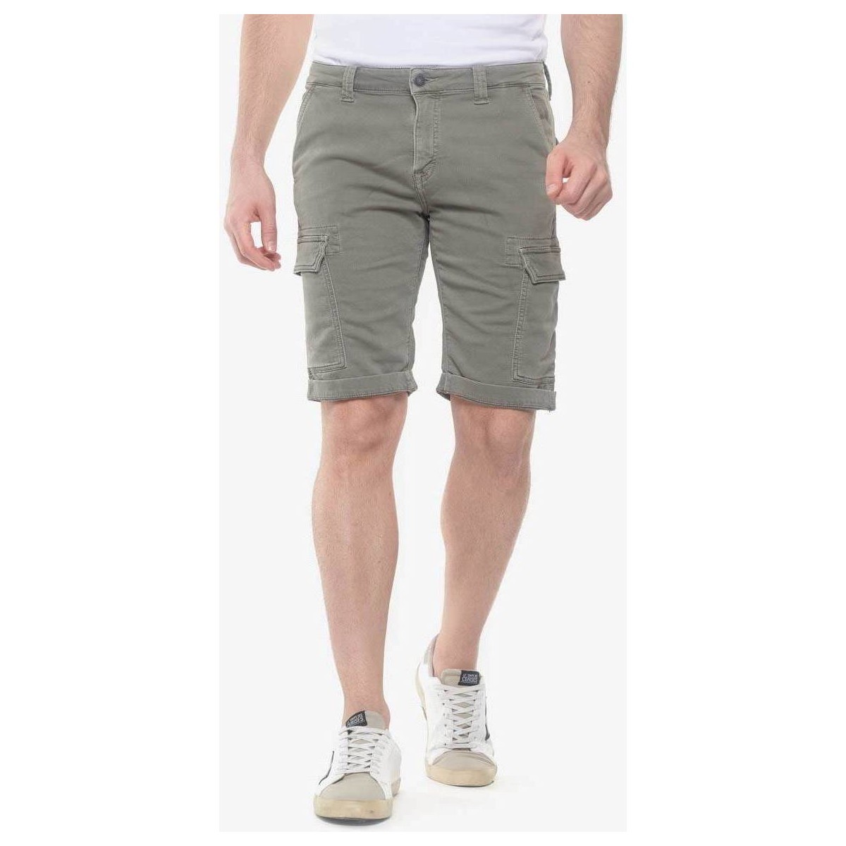 Vêtements Homme Shorts / Bermudas Le Temps des Cerises Bermuda jogg damon kaki Vert