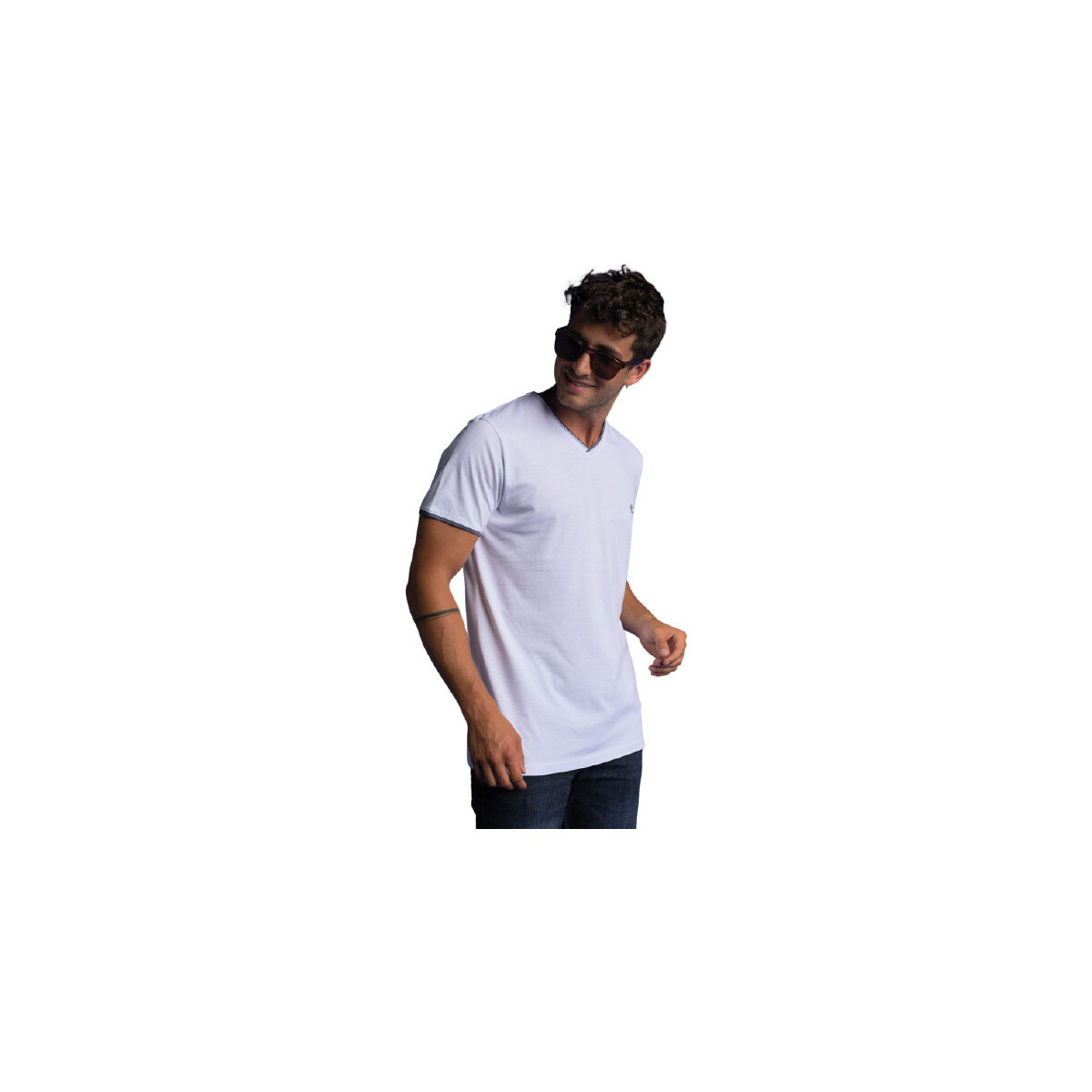 Vêtements Homme T-shirts & Polos Benson&cherry TEE-SHIRT TUJIANO COL V - Blanc - M Blanc