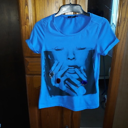 Vêtements Femme T-shirts manches courtes Guess tee-shirt Bleu
