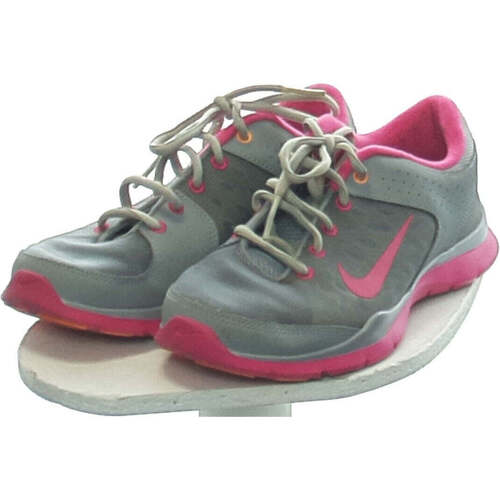 Nike Paire De Baskets 38 Gris - Chaussures Basket Femme 37,00 €