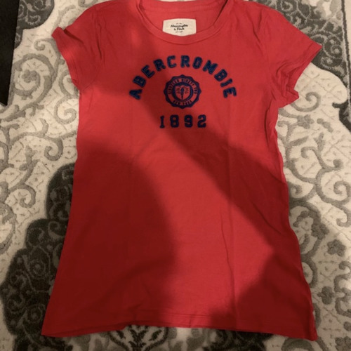 Abercrombie And Fitch Tee shirt Abercrombie & Fitch Rose - Vêtements T- shirts manches courtes Femme 5,00 €