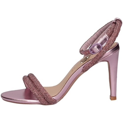 Chaussures Femme The higher stance and deconstructed upper gives the shoe an updated look Exé Shoes Exe' REBECA-461 Sandales Femme Alto métallique Violet