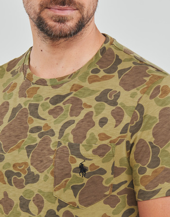 Polo Ralph Lauren T-SHIRT AJUSTE AVEC POCHE EN COTON Kaki camouflage