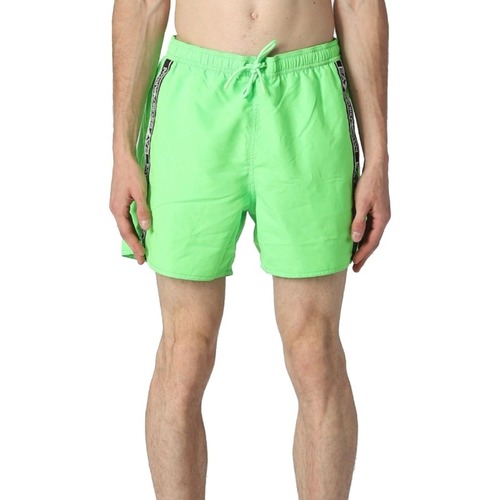 Vêtements Homme Shorts / Bermudas Emporio Armani Cate EA7 9020002R734 Vert