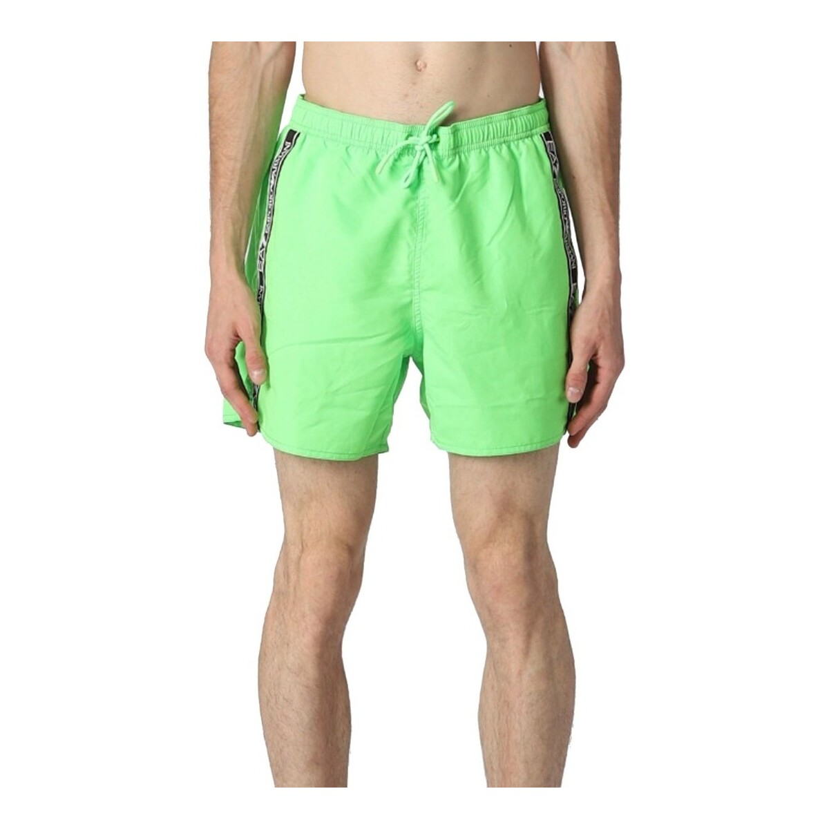 Vêtements Homme Shorts / Bermudas Emporio Armani EA7 9020002R734 Vert