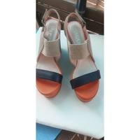 Chaussures Femme Sandales et Nu-pieds Paco Gil Sandales compensées Multicolore