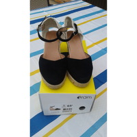 Chaussures Femme Sandales et Nu-pieds Autre Sandales compensées noires Noir
