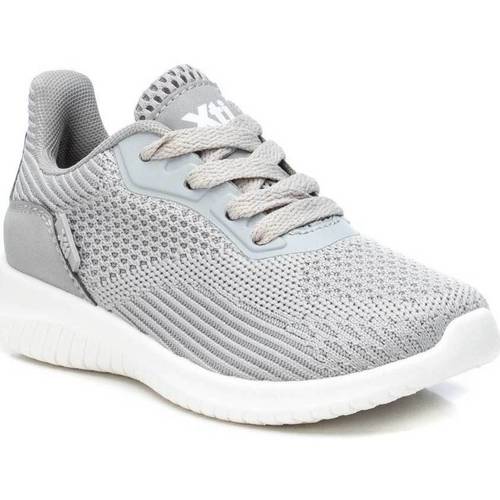 Chaussures Baskets mode Xti 05807402 Gris