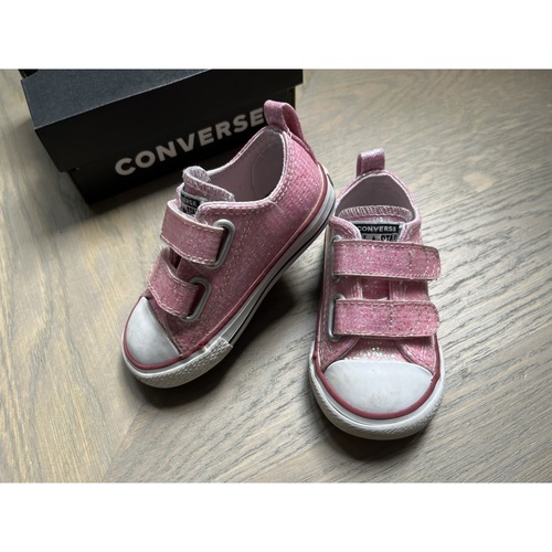 Chaussures Fille Baskets basses suede Converse Basket Chaussures suede Converse All Star Rose