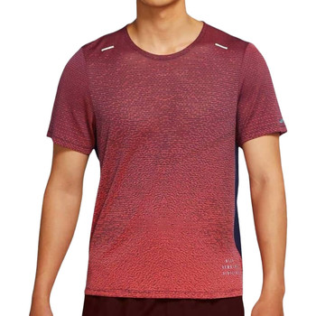 Vêtements Homme T-shirts scandal courtes tailwind Nike DA0426-854 Orange