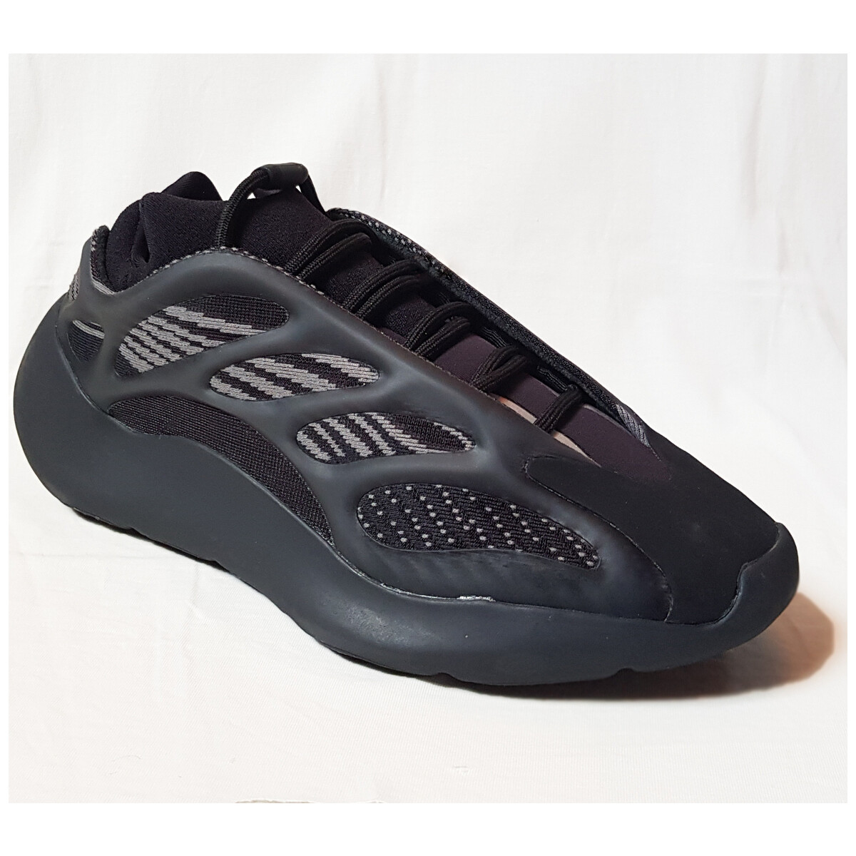 Chaussures Homme Baskets basses Yeezy Yeezy Boost 700 V3 Dark Glow - GX6144 - Taille : 41 1/3 FR Noir