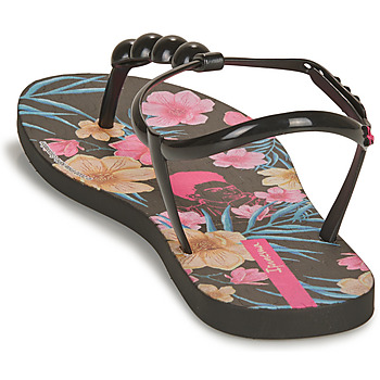 Roger Vivier's New 'Slidy Viv' Sandal Would Be Perfect for Ibiza