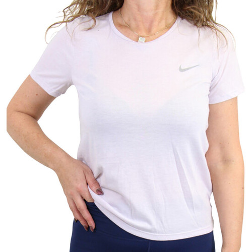 Vêtements Femme T-shirts manches courtes Sport Nike DD5176-511 Violet