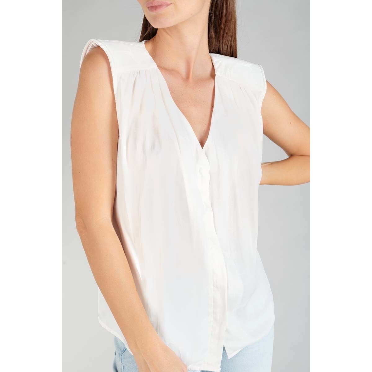 Vêtements Femme Débardeurs / T-shirts sans manche Le Temps des Cerises Top missou en jacquard crème Blanc