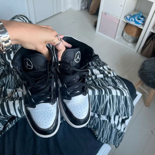 Chaussures Homme Baskets montantes Air Brand Jordan nike air Brand jordan 1 retro high og obsidian unc Noir