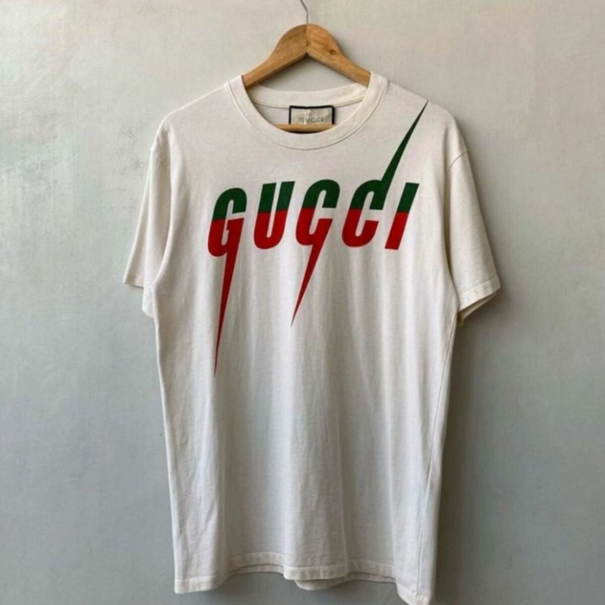 Vêtements Homme T-shirts manches courtes Gucci Hat T Shirt Gucci Hat Blade Logo Taille: M Beige
