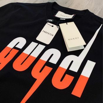 Gucci T-Shirt Gucci Blade Noir - Vêtements T-shirts manches courtes Homme  306,00 €