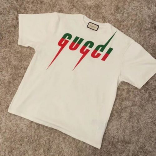 Vêtements Homme T-shirts manches courtes Gucci Sneakers Tshirt gucci Sneakers Taille M. Beige
