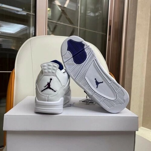 Chaussures Homme Baskets basses Nike Jordan 4 Violet