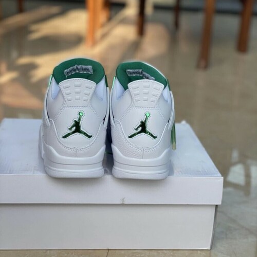 Chaussures Homme Baskets basses Nike Jordan 4 Vert