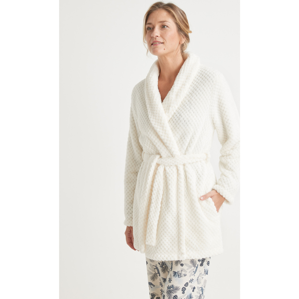 Vêtements Femme Pyjamas / Chemises de nuit Daxon by  - Peignoir court col châle Beige