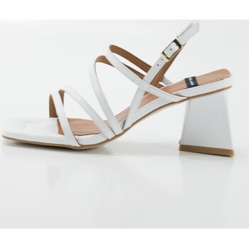 Chaussures Femme Sandales et Nu-pieds Angel Alarcon Sandalias  en color blanco para señora Blanc