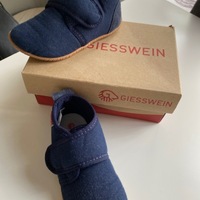 Chaussures Enfant Chaussons Giesswein chaussons Marine