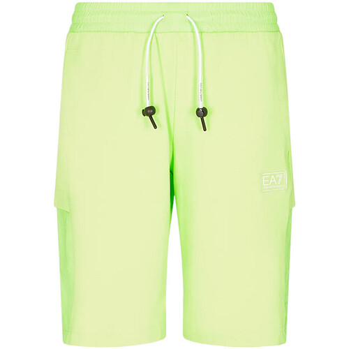 Vêtements Enfant Shorts / Bermudas Ea7 Emporio U-neck Armani Short Vert