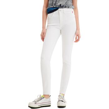 Vêtements Femme Jeans droite slim Desigual 23SWDD21 Blanc