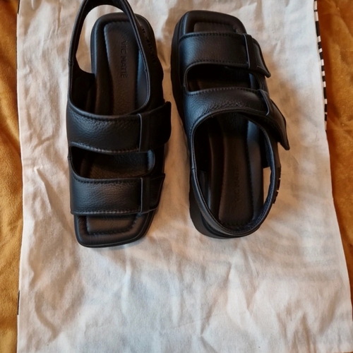 Chaussures Femme Sandales et Nu-pieds Vic By Vic Matié Sweats & Polaires Noir