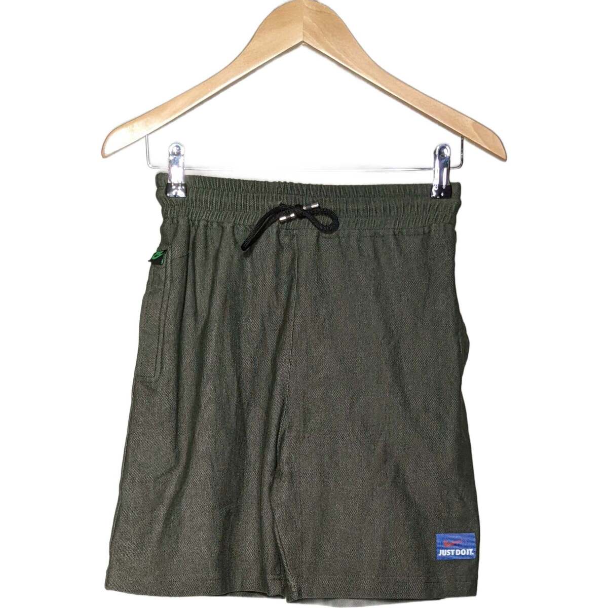 Vêtements Femme Shorts / Bermudas Nike short  36 - T1 - S Vert Vert