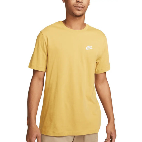 Vêtements Homme T-shirts manches courtes plus Nike Club Jaune