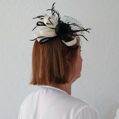 Beauté Femme Accessoires cheveux Chapeau-Tendance Bibi de cérémonie IKIOVA Beige
